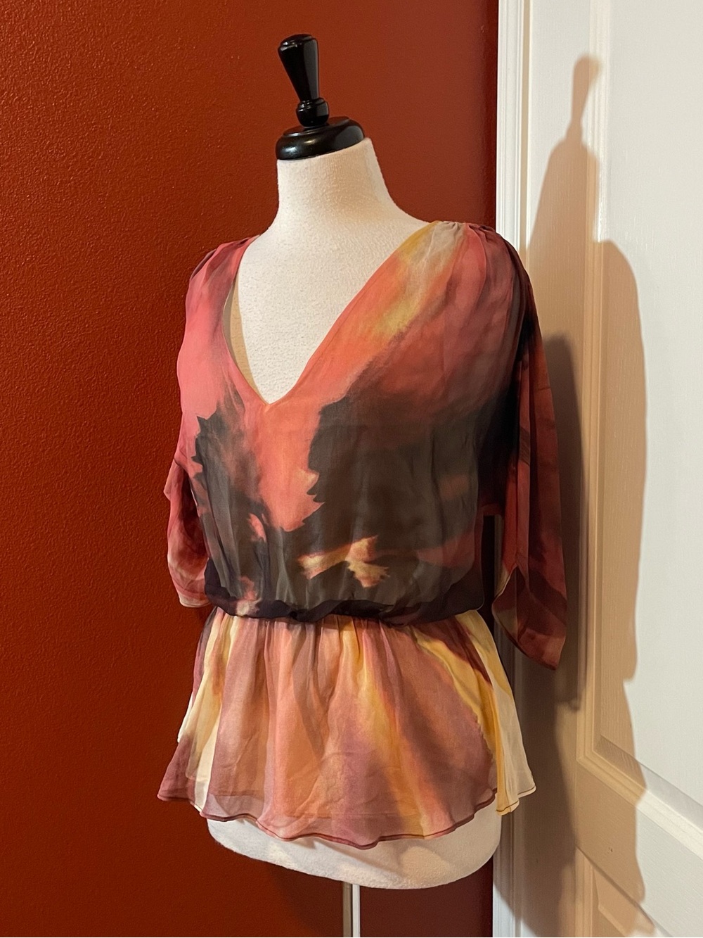 Alice + Olivia Women’s Bergdorf Goodman Watercolor Art To Wear V Neck Blouse Top